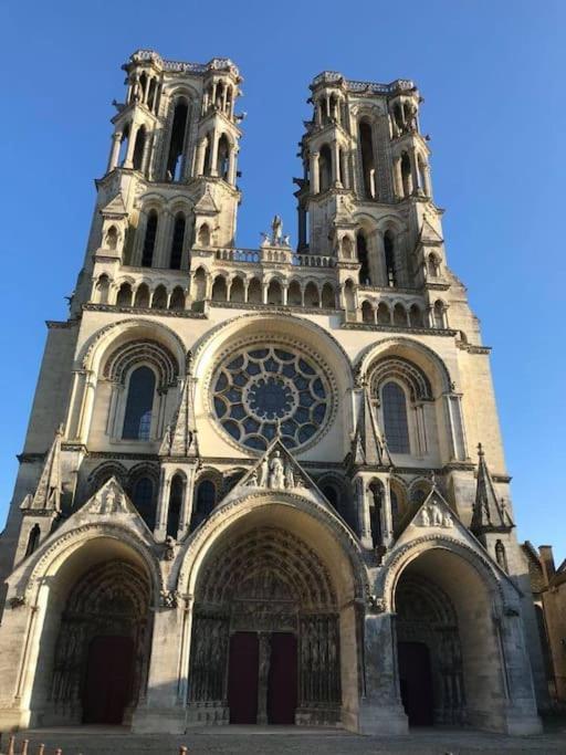 Suite De Charme Au Pied De La Cathedrale 랑 외부 사진